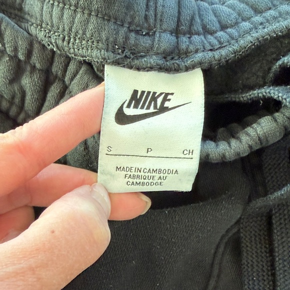 Nike Black Sweatpants & Hoodie Set - Picture 5 of 13